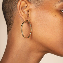 Load image into Gallery viewer, Hoop Earrings - Mismatch Sekai

